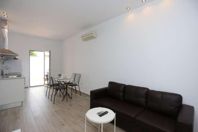 Apartamentos La Mar Sala Piscina Compartida 科尼尔-德拉弗龙特拉 外观 照片