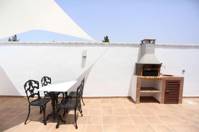 Apartamentos La Mar Sala Piscina Compartida 科尼尔-德拉弗龙特拉 外观 照片