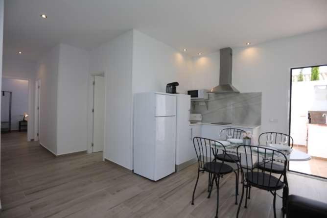 Apartamentos La Mar Sala Piscina Compartida 科尼尔-德拉弗龙特拉 外观 照片